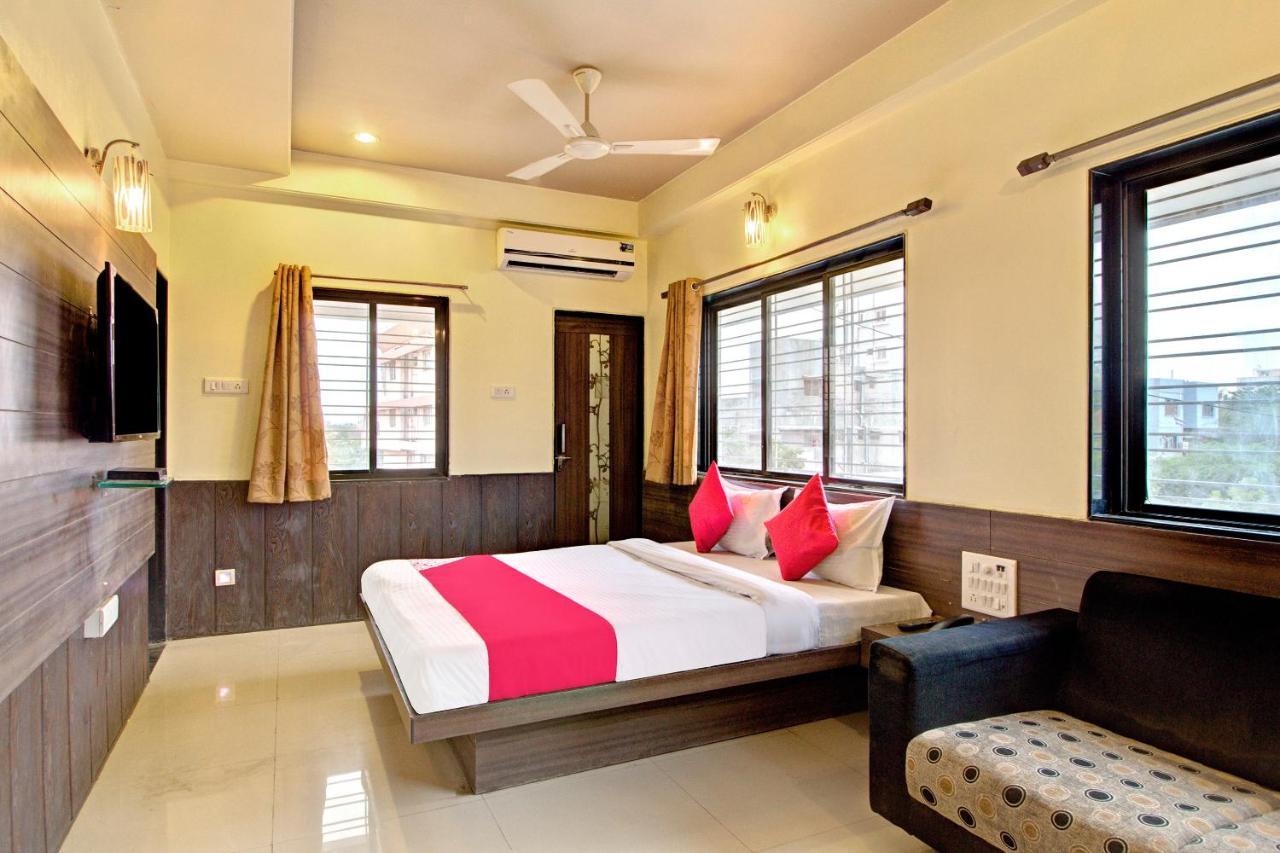 Oyo Slp013 Savan And Sapna Lodging Hotel Solapur Ngoại thất bức ảnh