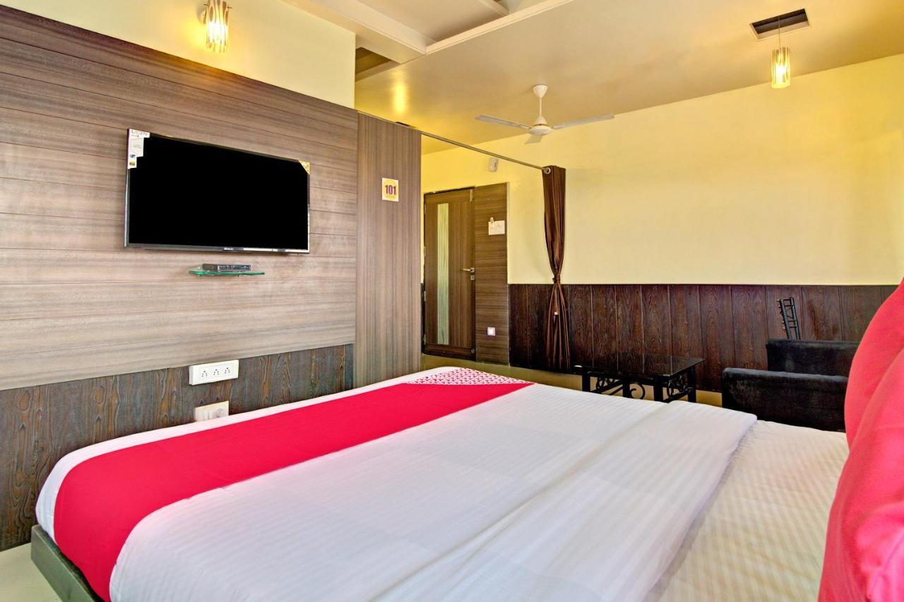 Oyo Slp013 Savan And Sapna Lodging Hotel Solapur Ngoại thất bức ảnh